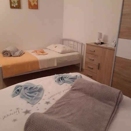 Apartment Perla Pirovac Luaran gambar