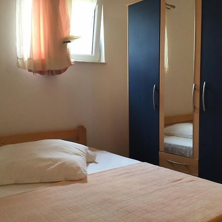 Apartment Perla Pirovac Bilik gambar