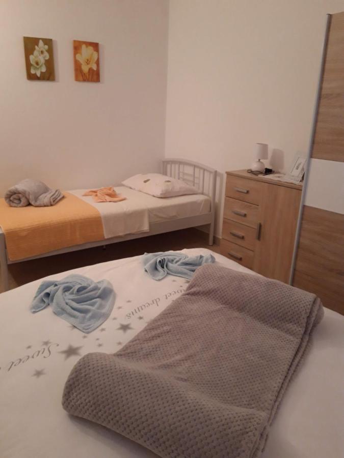 Apartment Perla Pirovac Luaran gambar